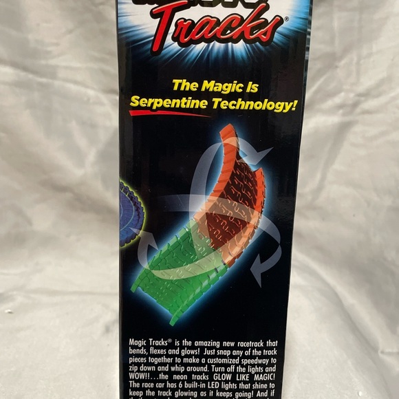 New As Seen On TV Magic Tracks Glow Set - Picture 4 of 11
